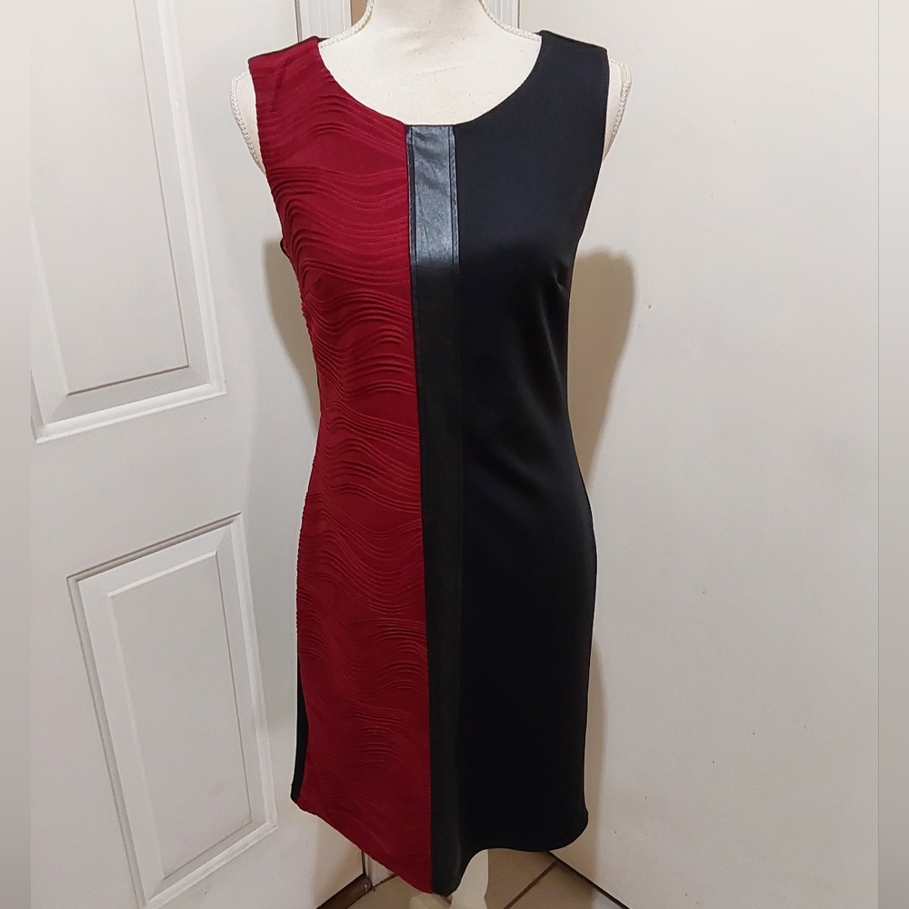 🌺 NWOT Enfocus Studio Black and Red Career Bodycon Dress